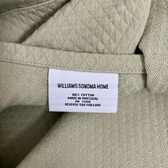 William Sonoma Square Pillow Cover Sham Quilted Scalloped Edge Green 26”x 26” - Picture 9 of 10